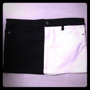 Black & White Mini Skirt Royal Bones Sz L